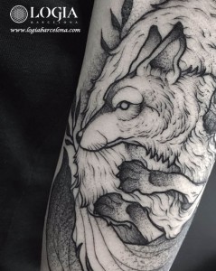 tatuaje-brazo-lobo-barcelona-uri-torras                   